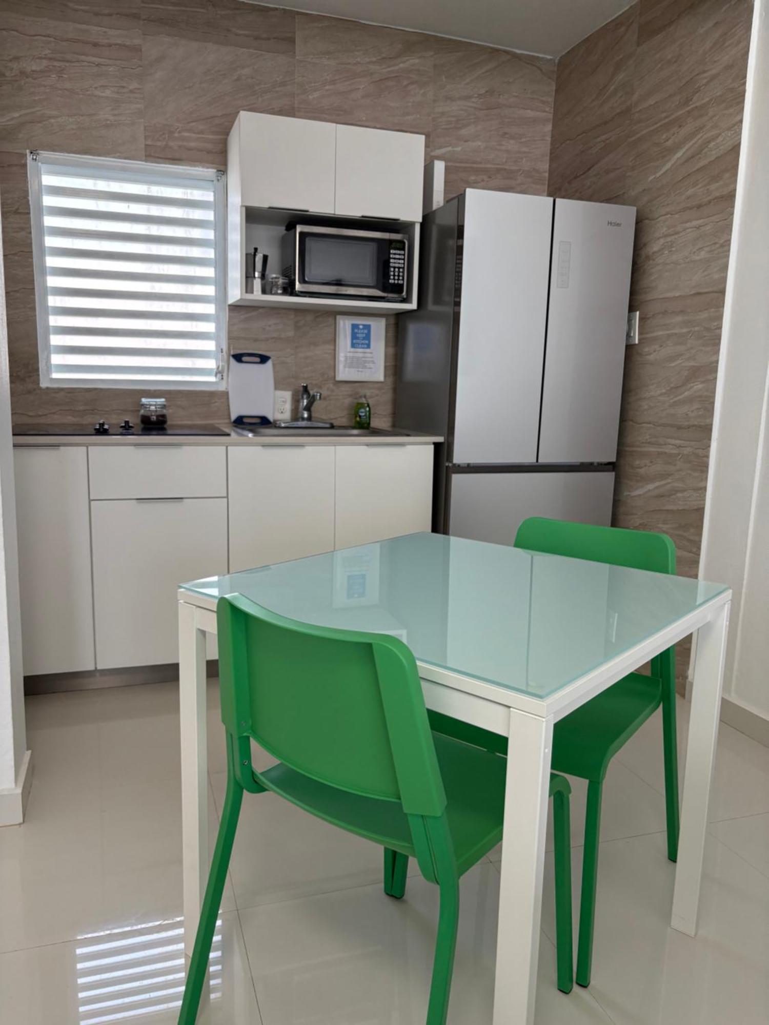 Posada Centric Studio Isla Verde San Juan Eksteriør bilde